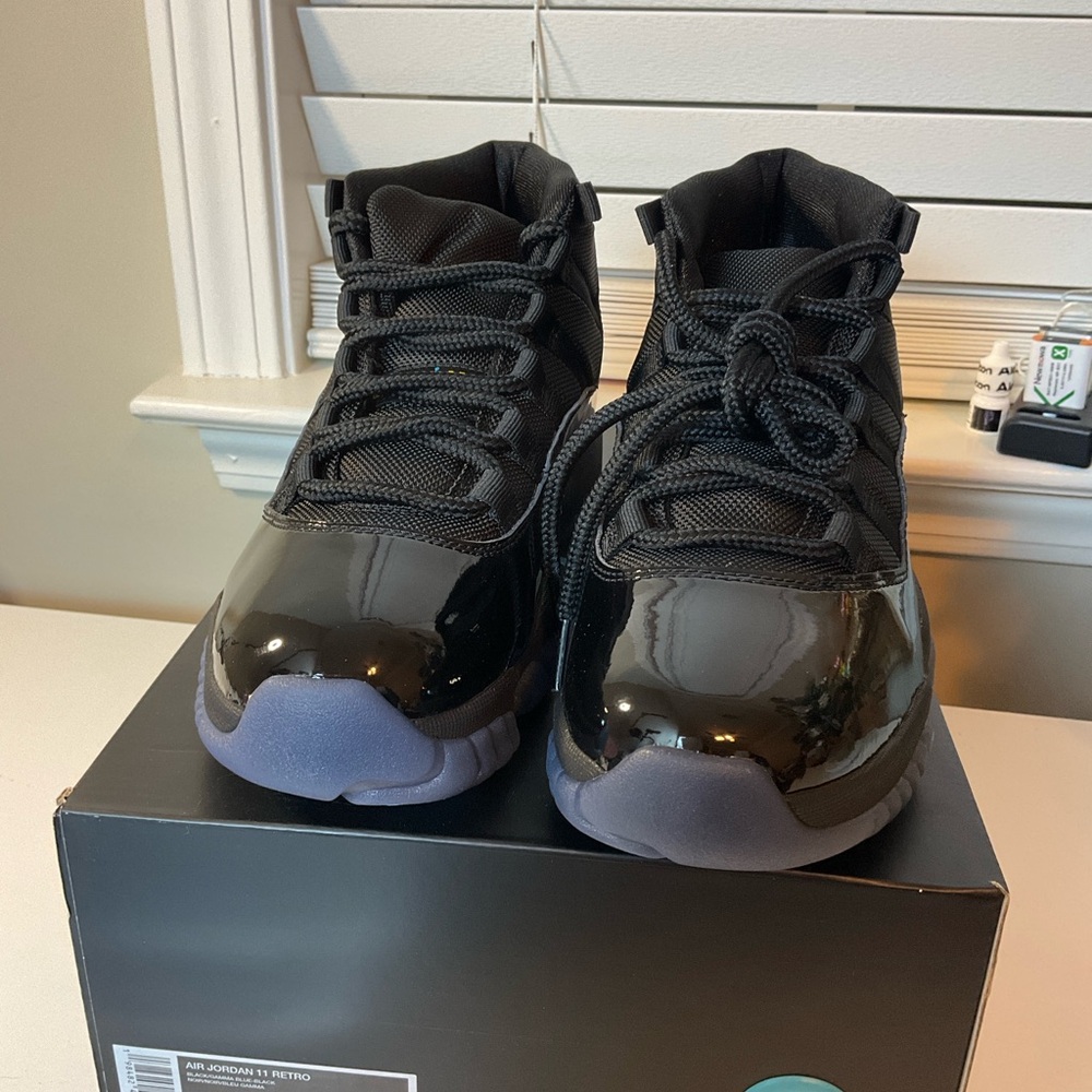 Authentic Jordan Retro 11 in Black and Gamma Blue size 7 Men - Picture 4 of 11
